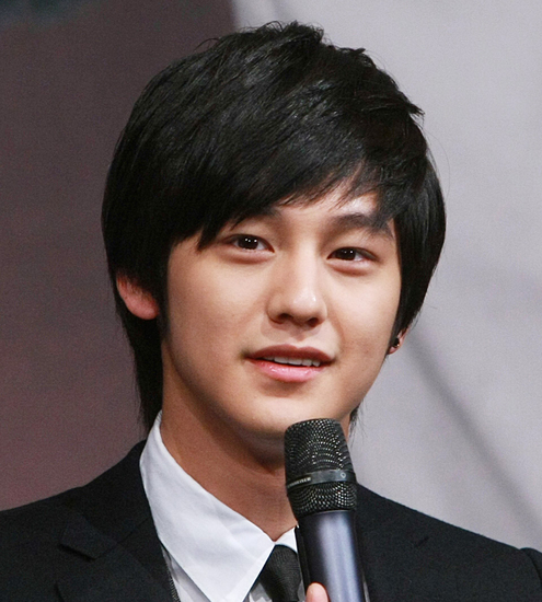 Korean Hairstyles For Men 2012
